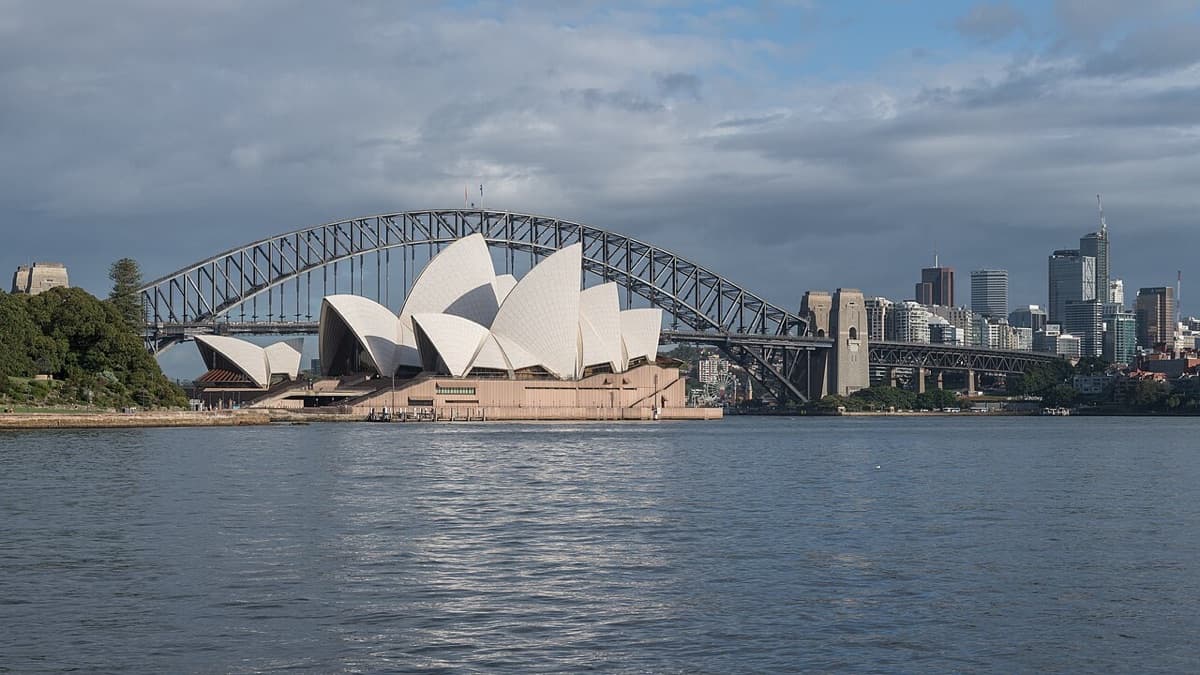 Waterfront hotels around Circular Quay